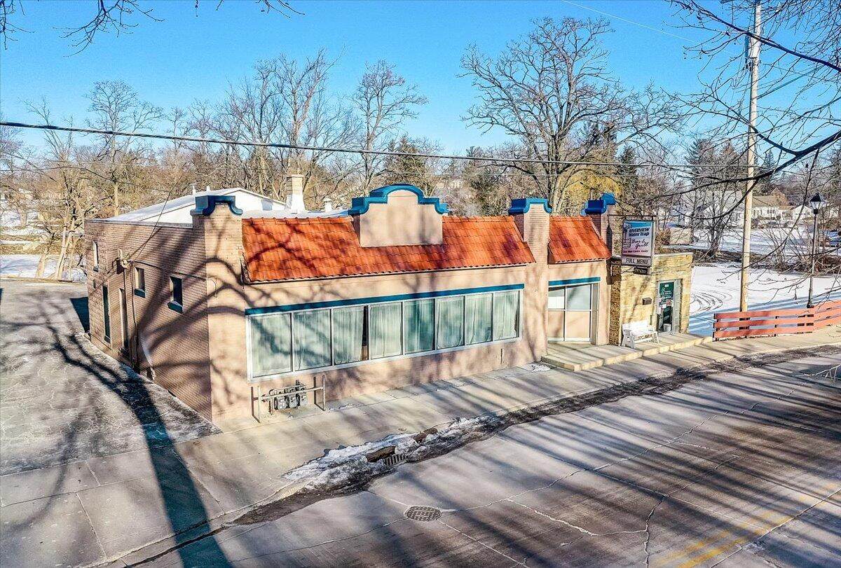 1020 Fourth St - Photo 1