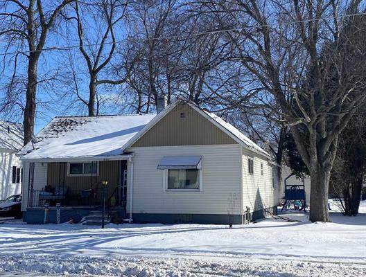 621 Ogden St - Photo 1