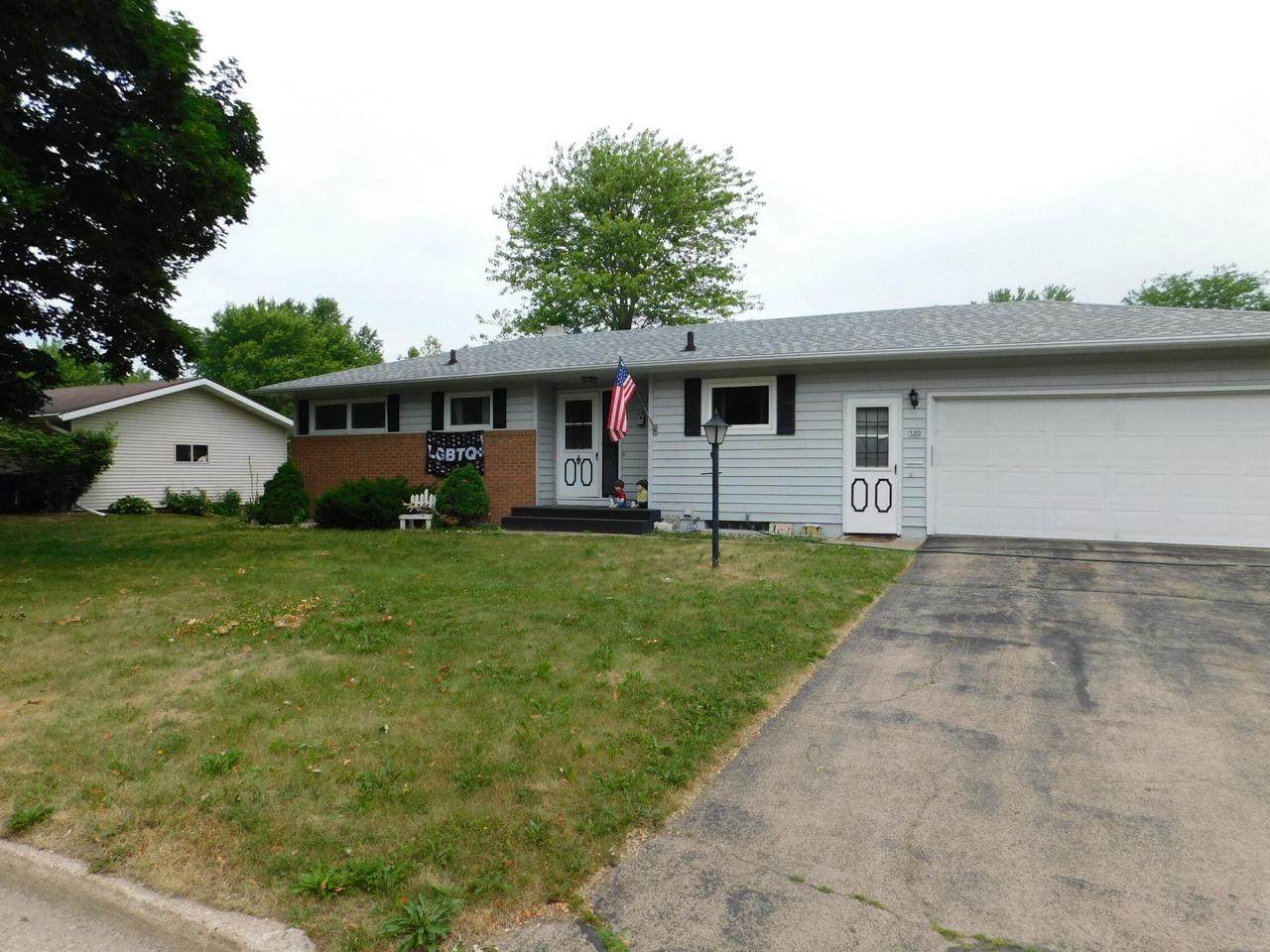 120 Rohrer St - Photo 1