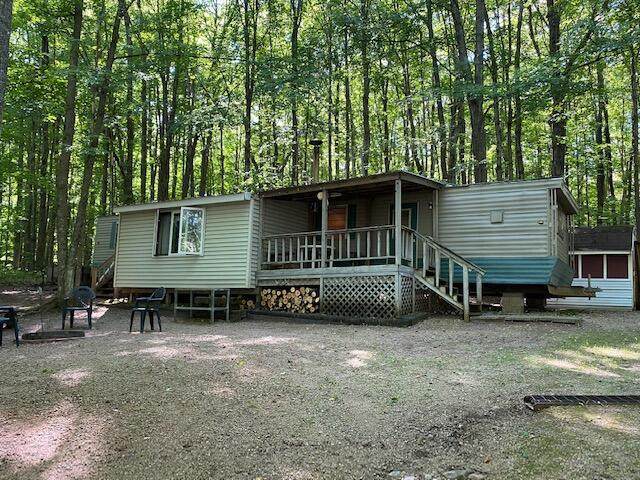 421 Deer Ln - Photo 1