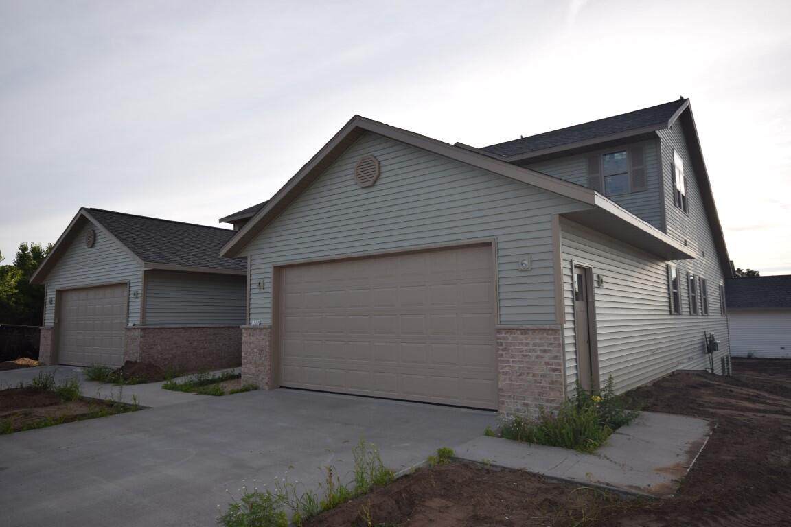 1327 Legion Cir - Photo 1
