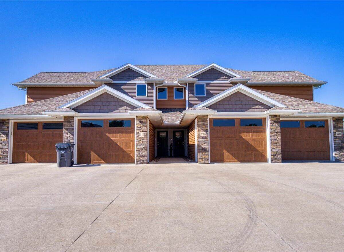 3812 Sunnyside Drive W - Photo 1