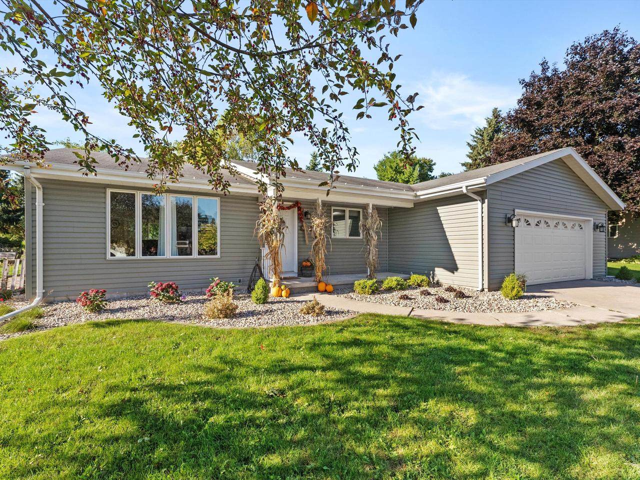 4965 Brookfield Cir - Photo 1