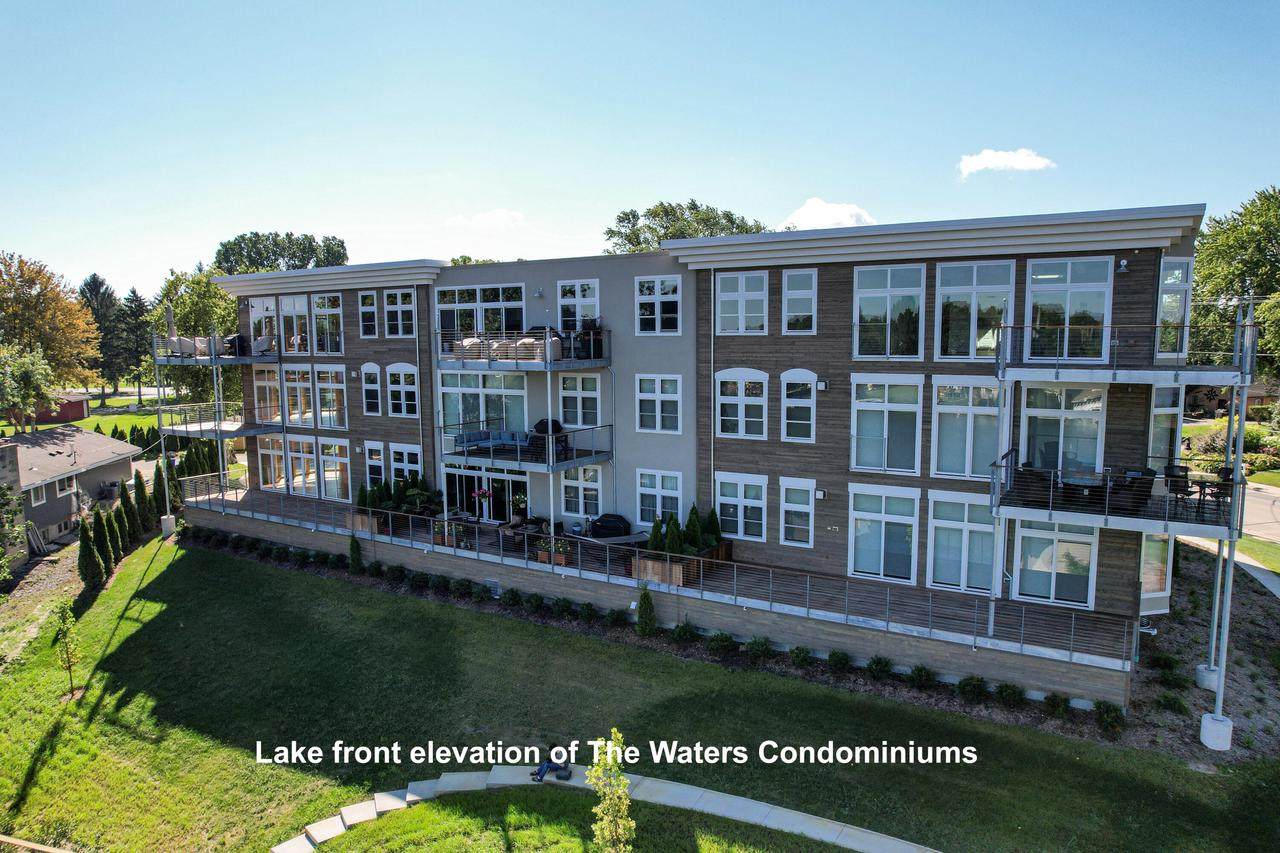 N52W35002 Lake Dr - Photo 1