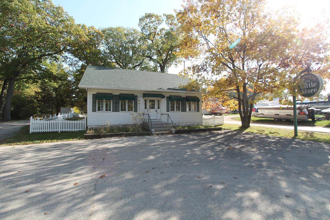 1840 North Shore Dr - Photo 1
