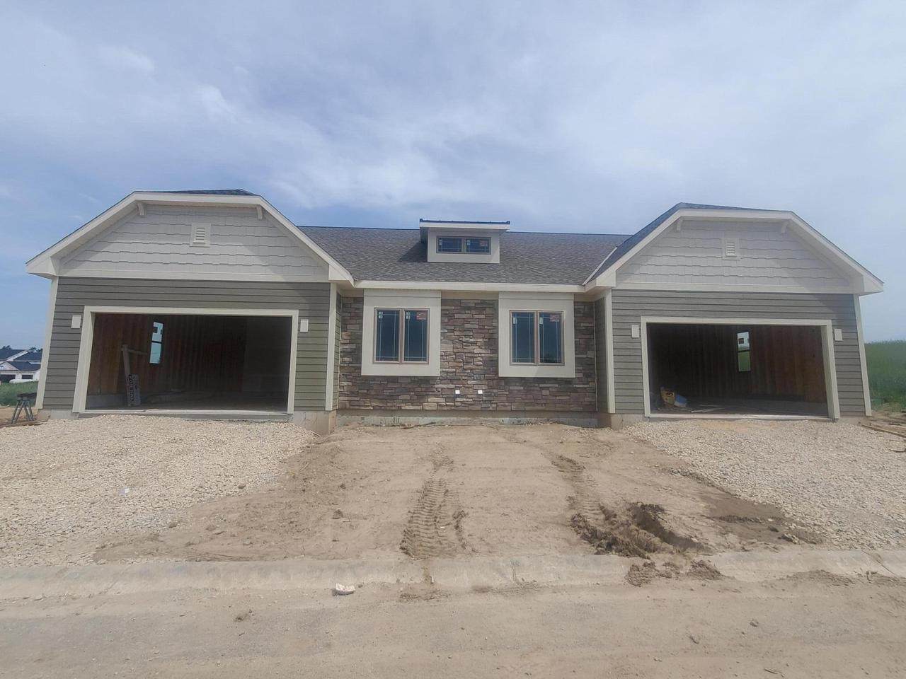 624 Lambert Ct - Photo 1