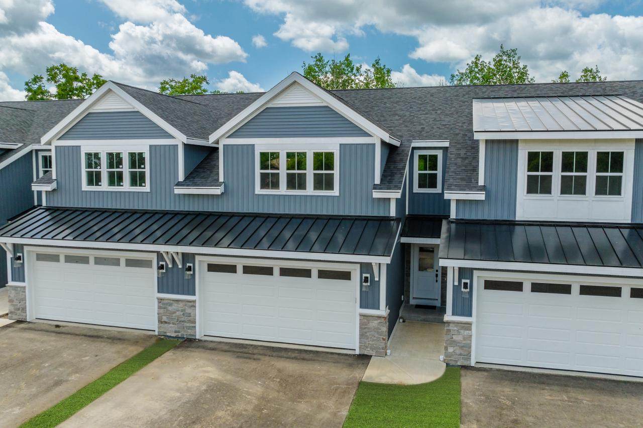 405 Falcon Ridge Dr - Photo 1