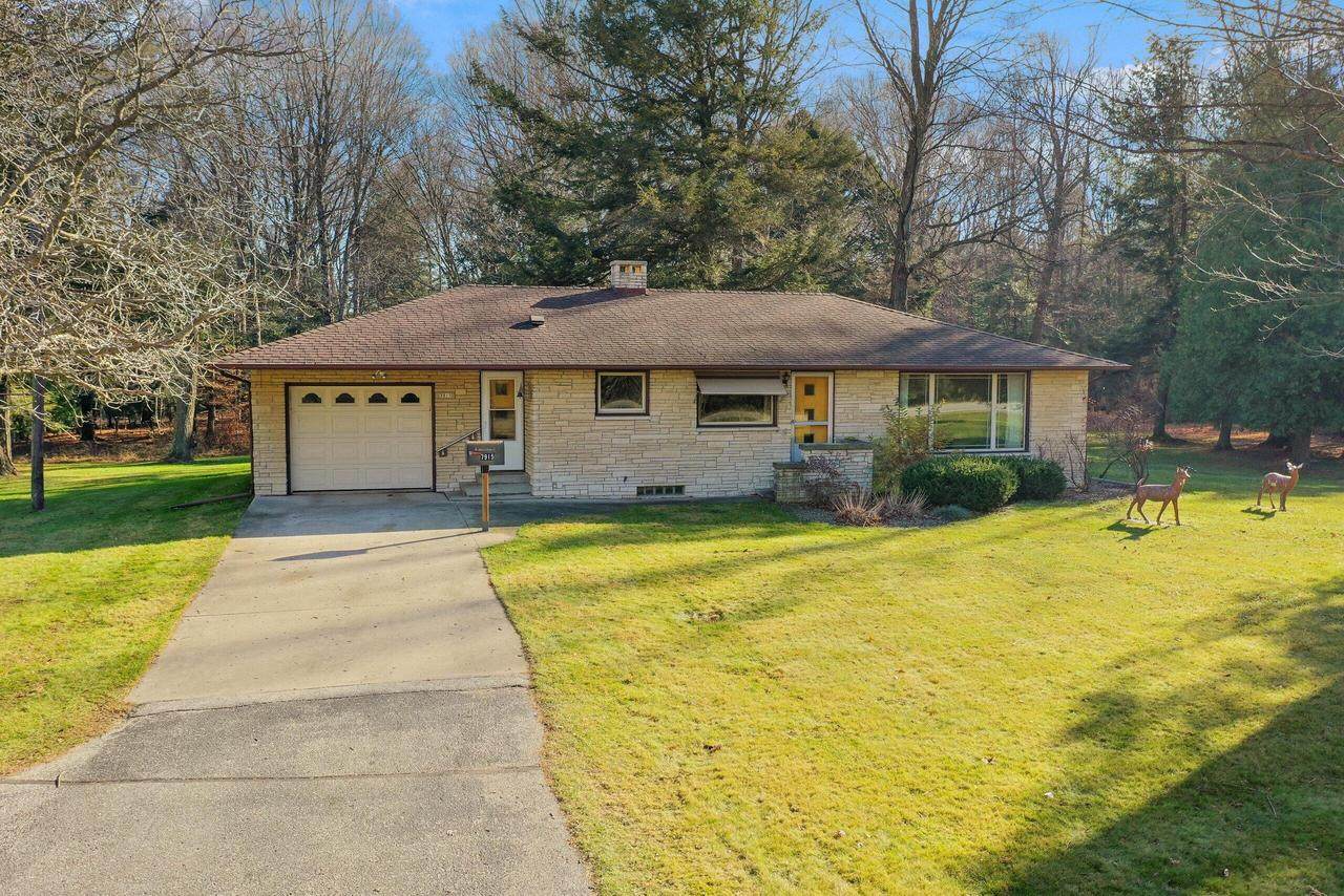 7915 County Road B - Photo 1