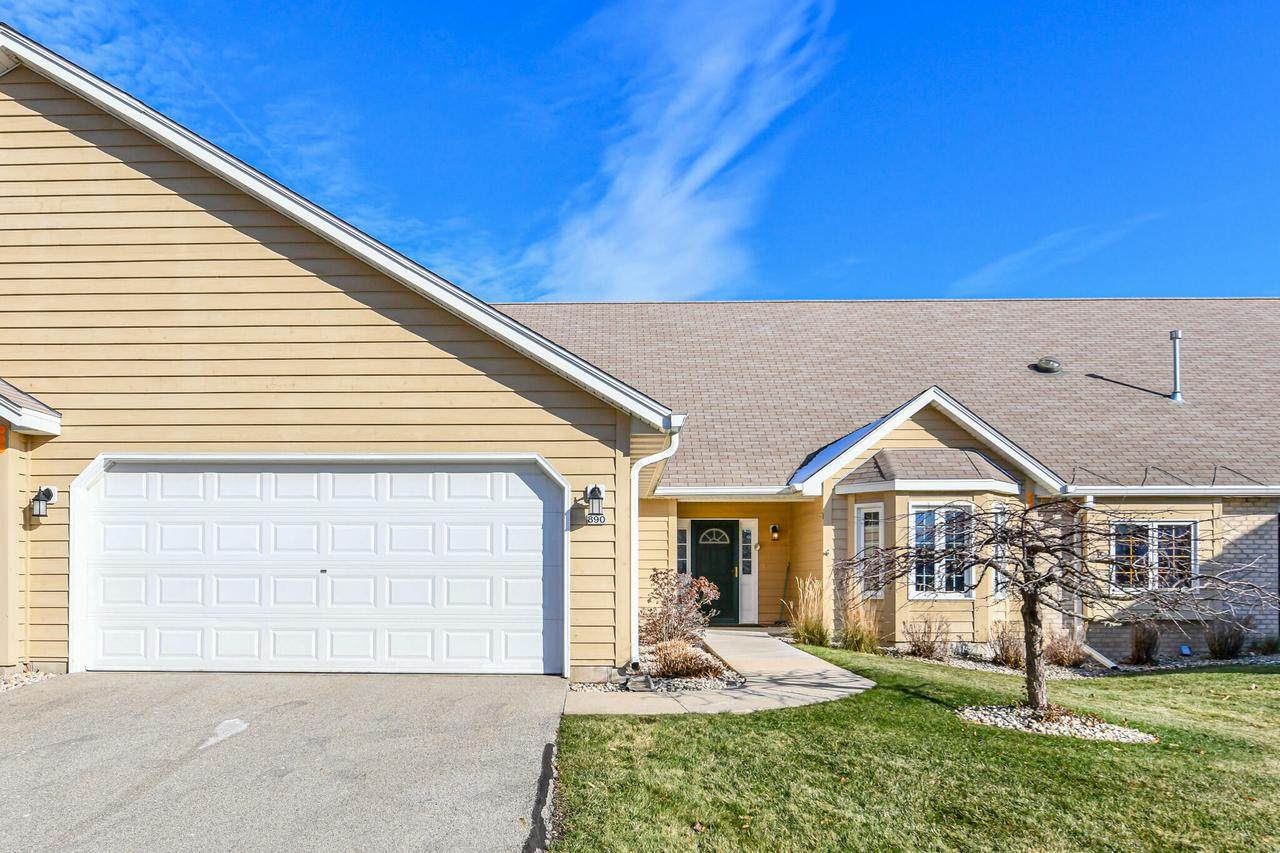 890 Inverness - Photo 1