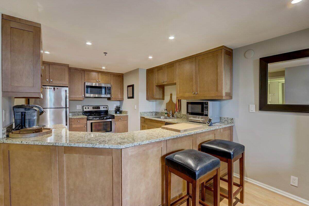 270 Highland Ave - Photo 1
