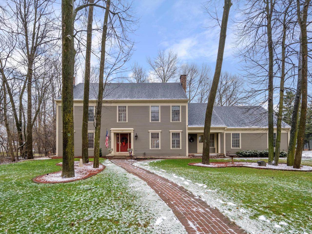 1127 Tangelwood Rd - Photo 1