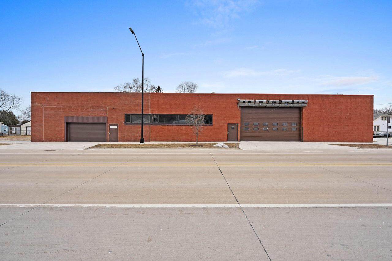 2720 Lincoln Ave - Photo 1