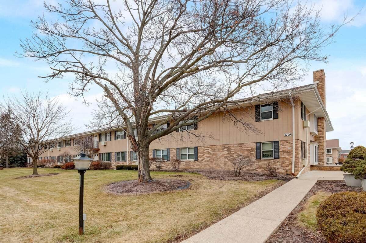 5700 Wahner Ave - Photo 1