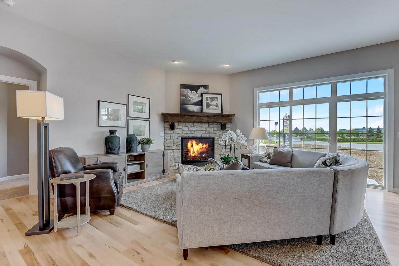 1505 Sandhill Blvd - Photo 1