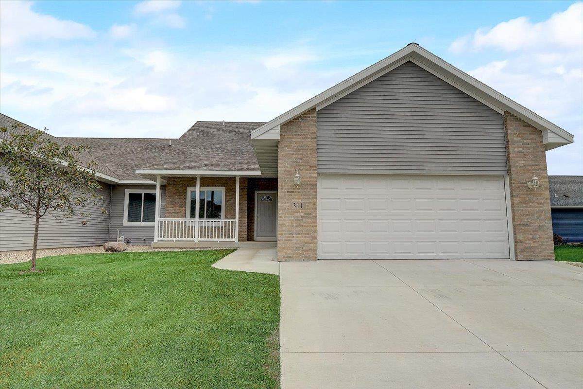 311 Pebble Brook Ln - Photo 1