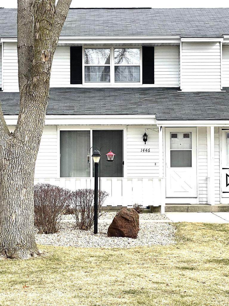 1446 Canyon Dr - Photo 1