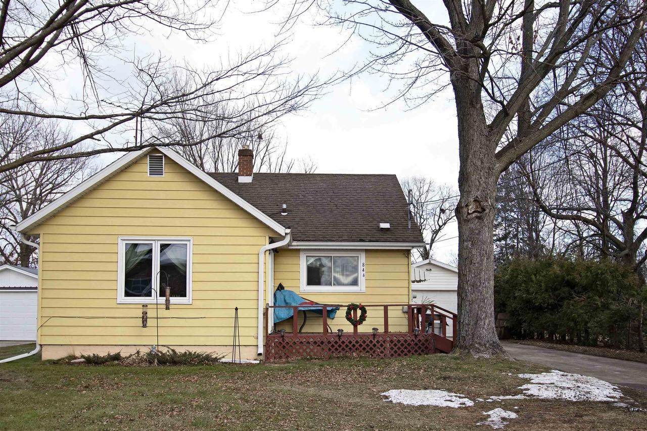 844 Evergreen Street - Photo 1