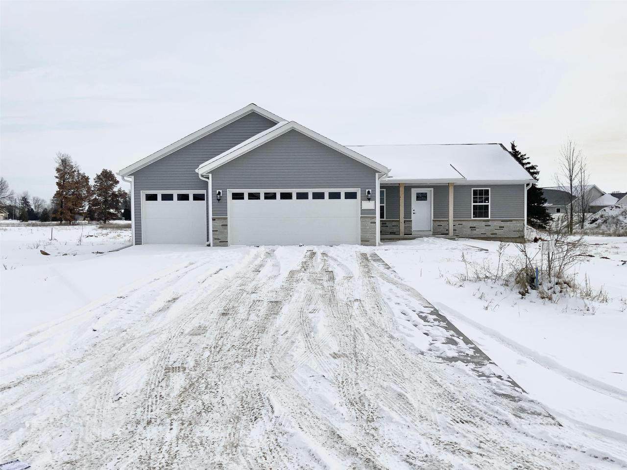 520 Woodland Circle - Photo 1