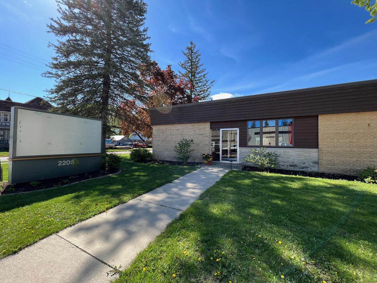 2205 Wisconsin Ave - Photo 1