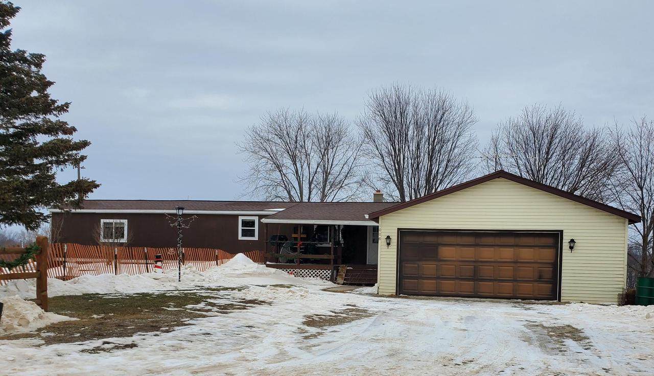 1009 Swamp Rd - Photo 1