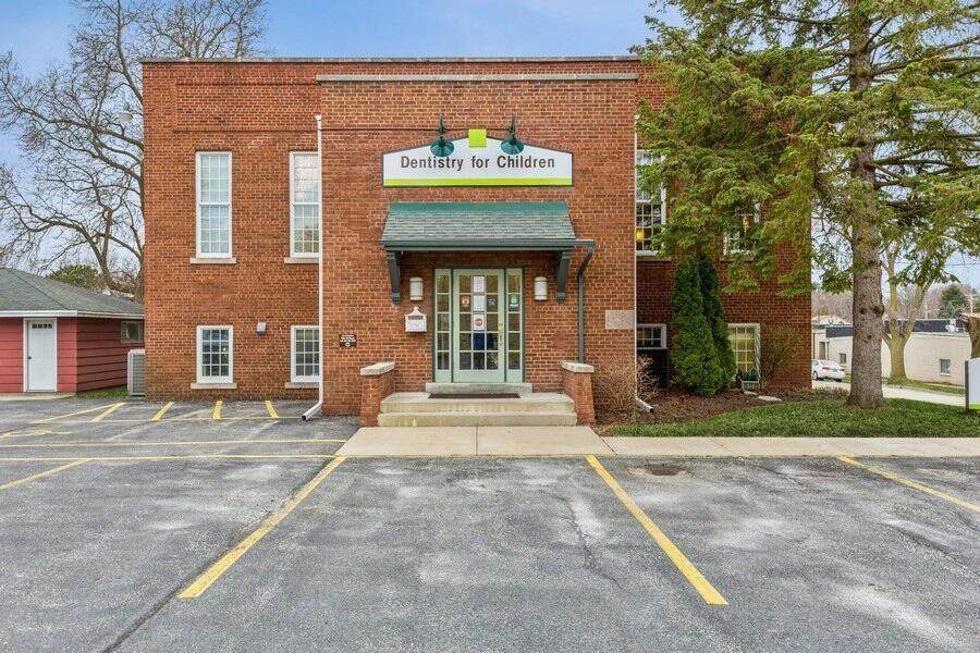 W65N640 St John Ave - Photo 1