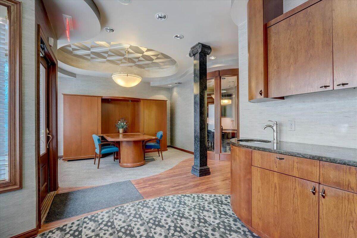 307 Rochester St - Photo 1