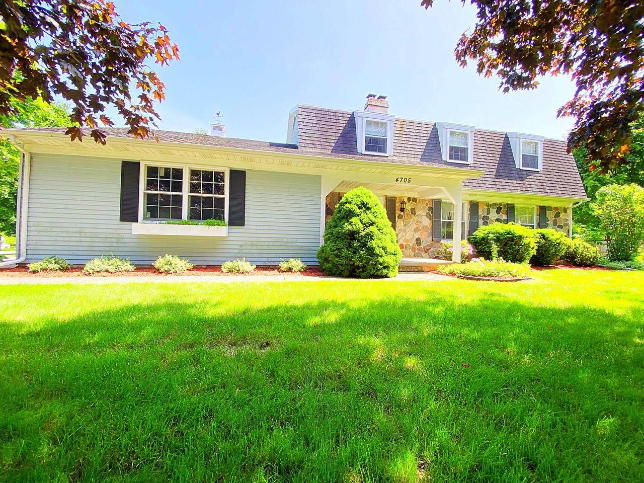4705 River Heights Dr - Photo 1