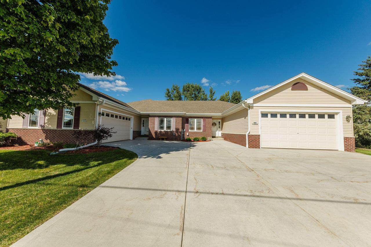 S86W19052 Woods Rd - Photo 1