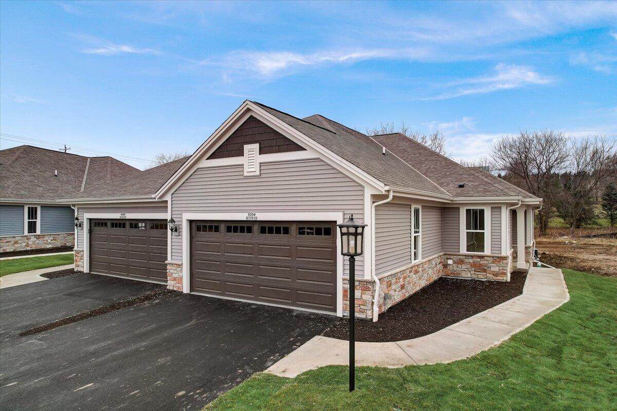 W204N17615 Laurel Pl - Photo 1