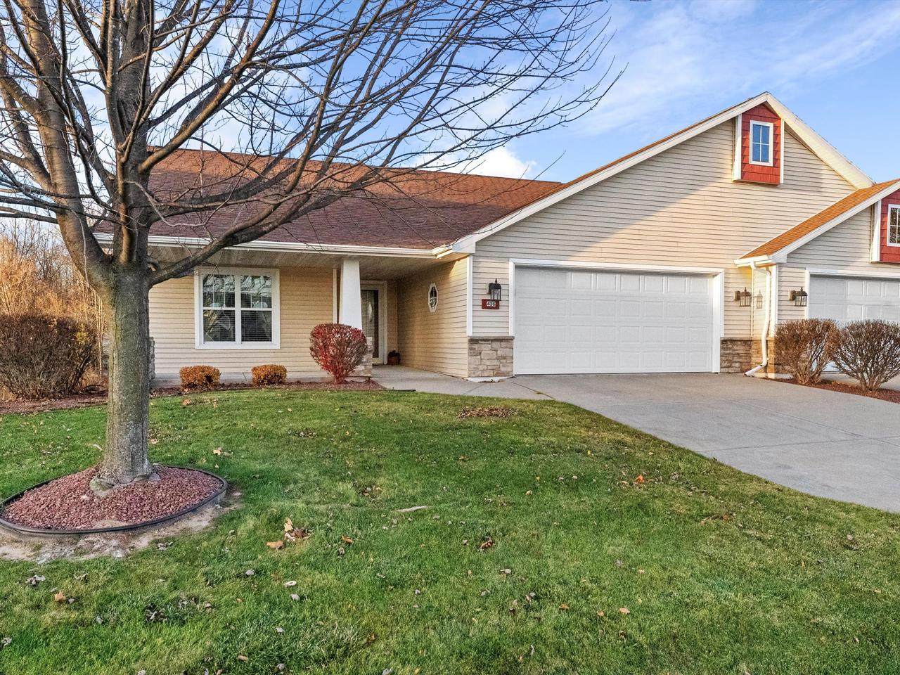 436 Maple Leaf Ct - Photo 1