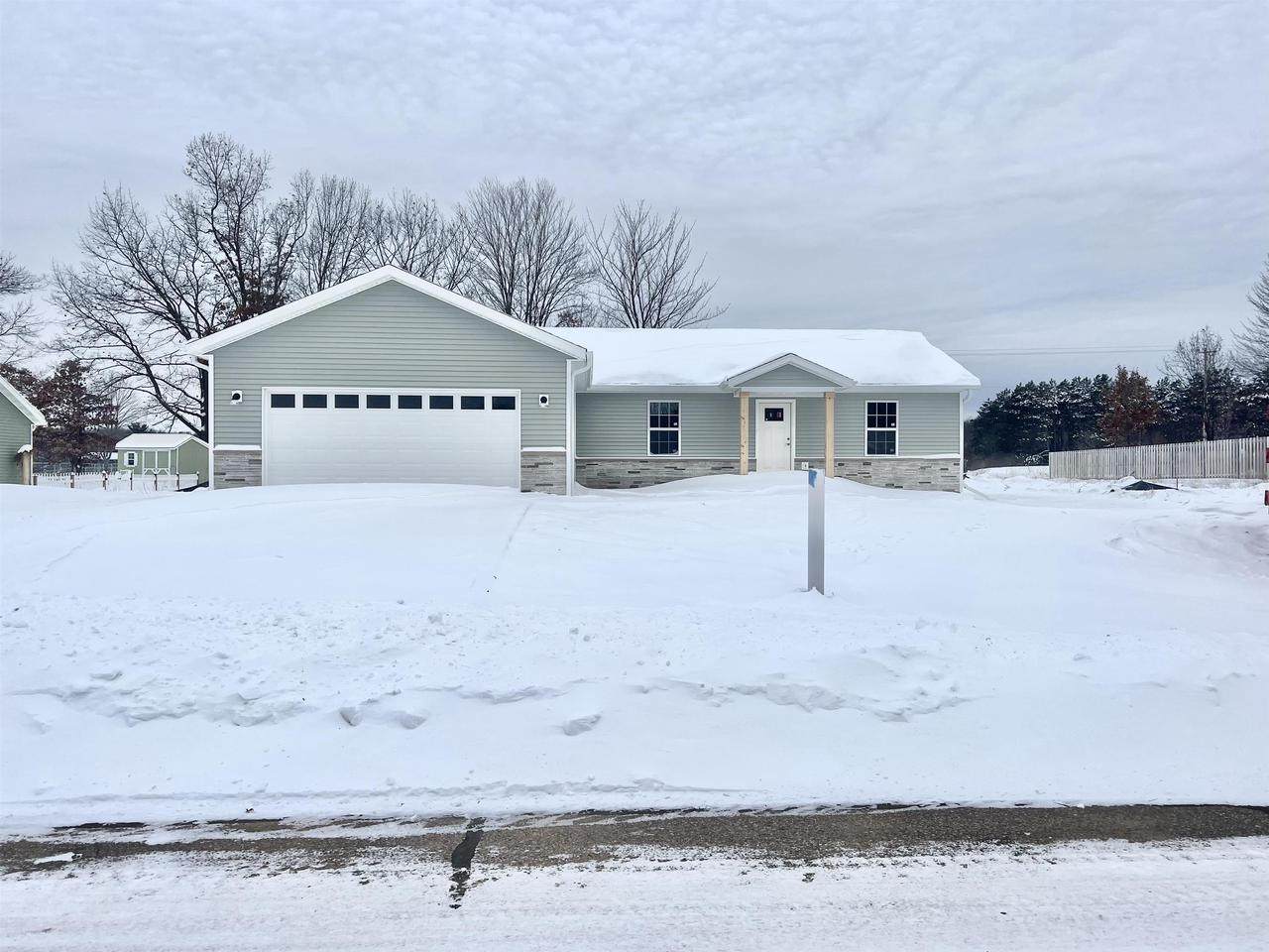 830 Woodland Circle - Photo 1