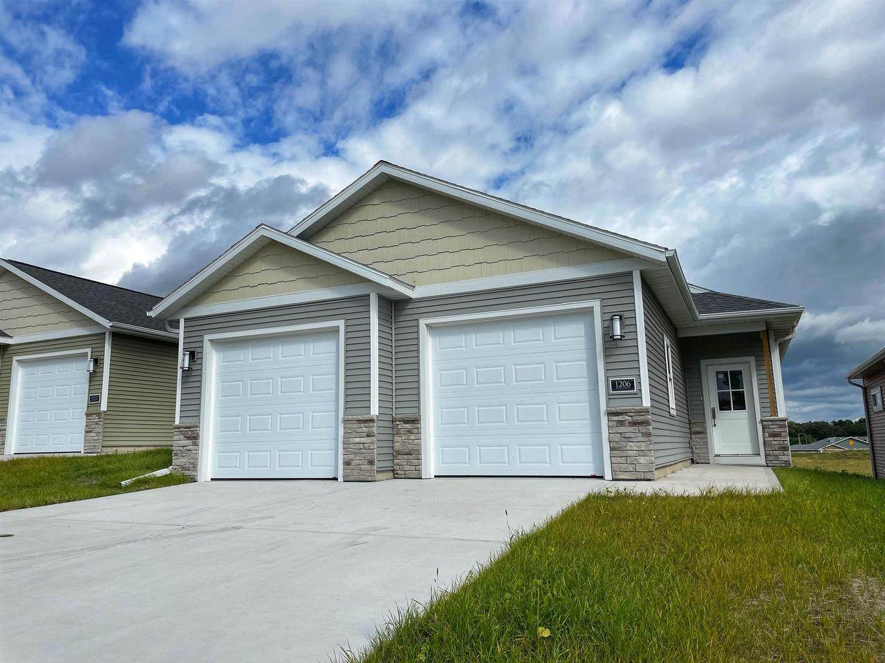 1206 Tivoli Cir - Photo 1