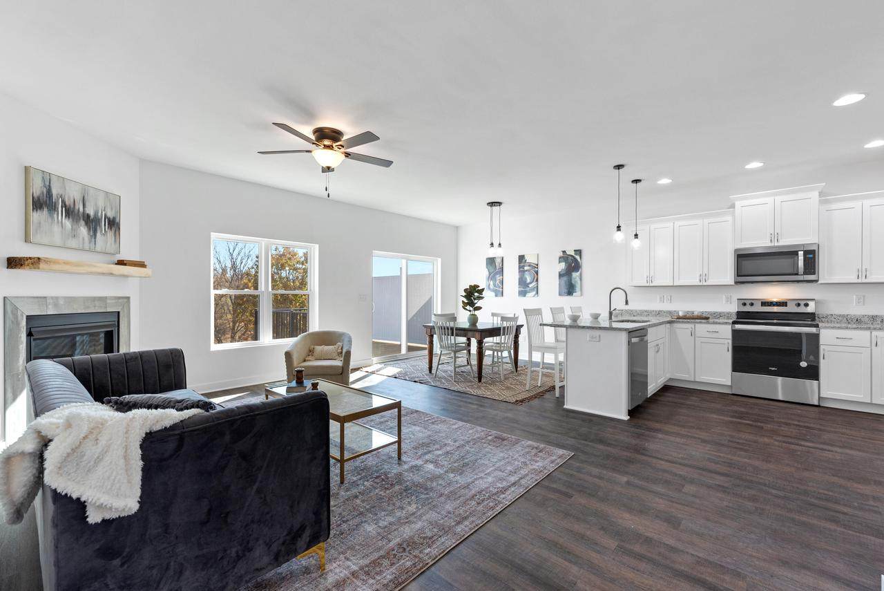 1358 Scenic Pointe Ct - Photo 1