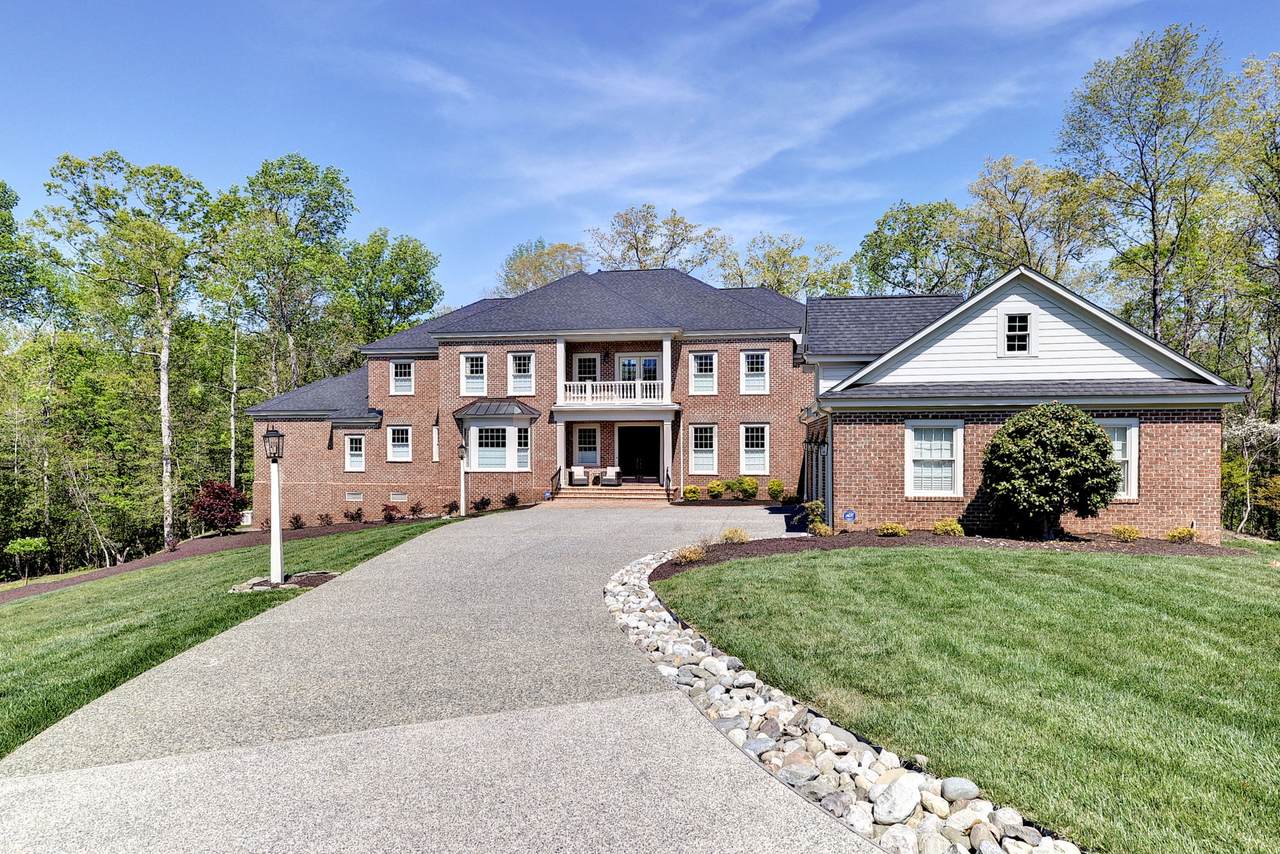 239 Woburn - Photo 1