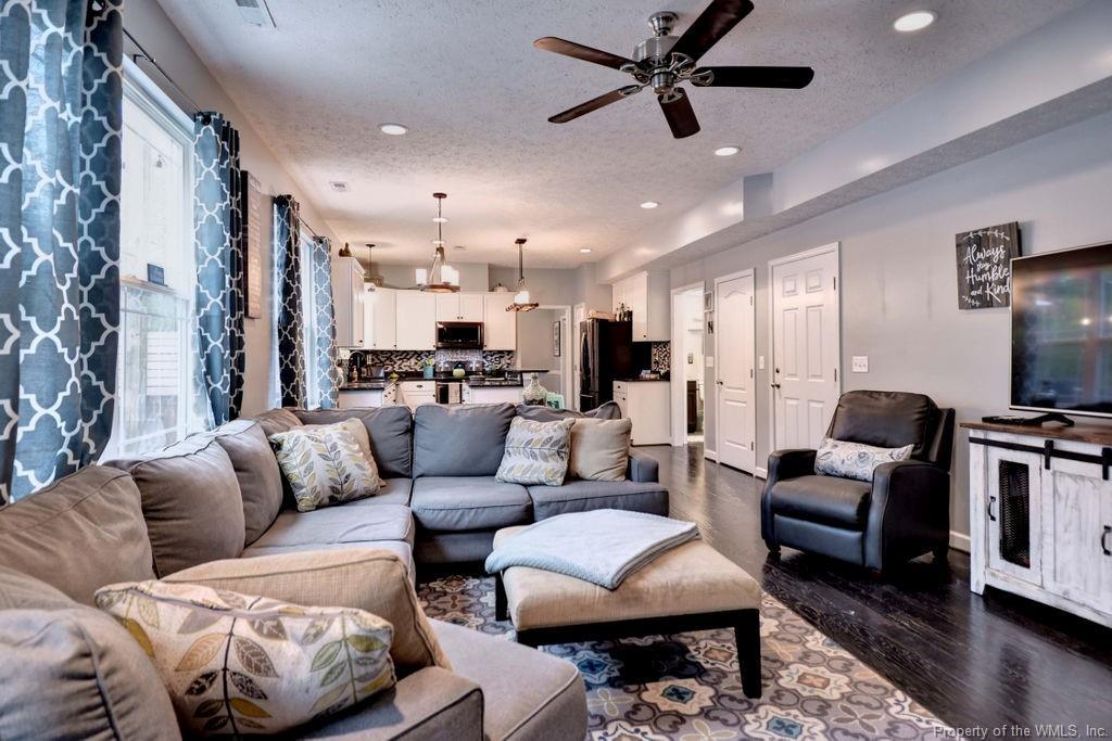 6955 Shyan Way - Photo 1