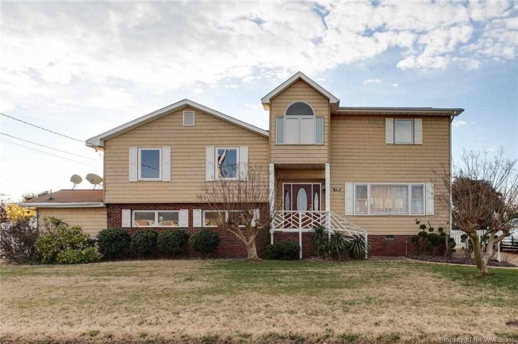 112 Chisman Circle - Photo 1