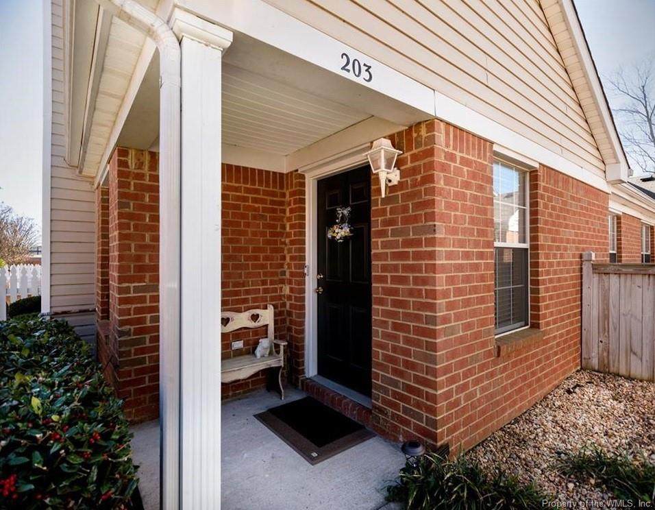 203 Westgate Circle - Photo 1