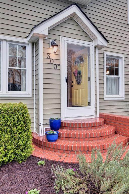 300 Thompson Avenue - Photo 1