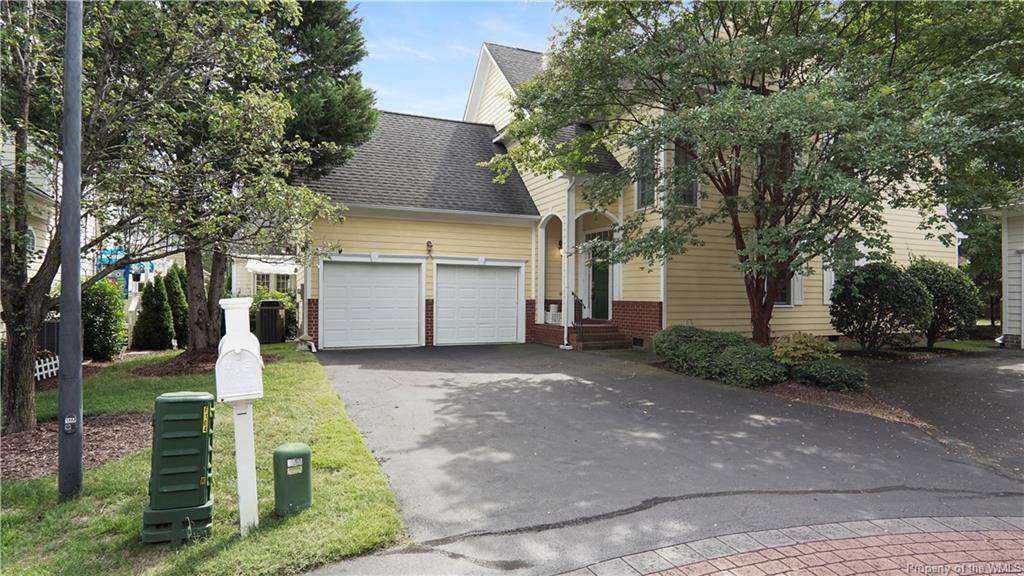 104 Suri Drive - Photo 1