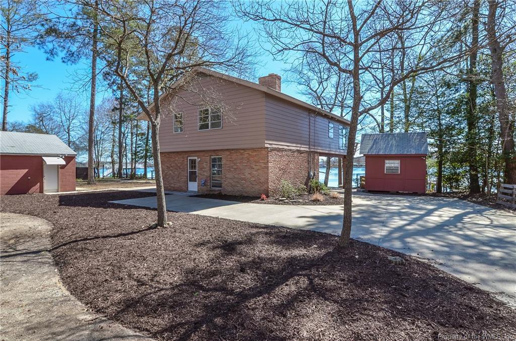 4043 Riverside Drive - Photo 1