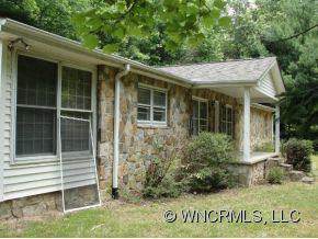 2662 Bobs Creek Rd, Zirconia, NC 28790 (#NCM521524) :: Exit Realty Vistas