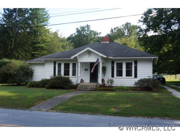 196 East French Broad Street, Brevard, NC 28712 (#NCM525610) :: Exit Realty Vistas