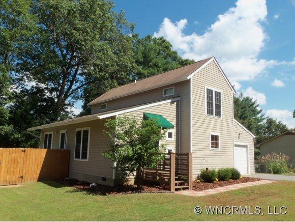 218 Poplar Drive, Clyde, NC 28721 (#NCM525936) :: Exit Realty Vistas