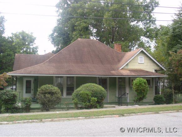 733 Third Avenue West, Hendersonville, NC 28739 (#NCM525945) :: Exit Realty Vistas
