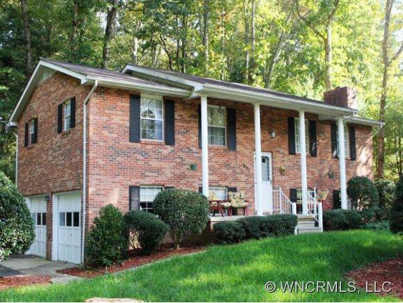 237 Dundeve Circle, Hendersonville, NC 28792 (#NCM528225) :: Exit Realty Vistas