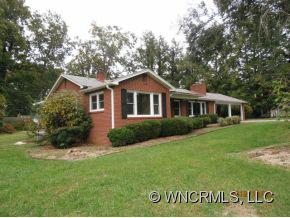3206 Charlyne Dr, Hendersonville, NC 28792 (#NCM528423) :: Exit Realty Vistas