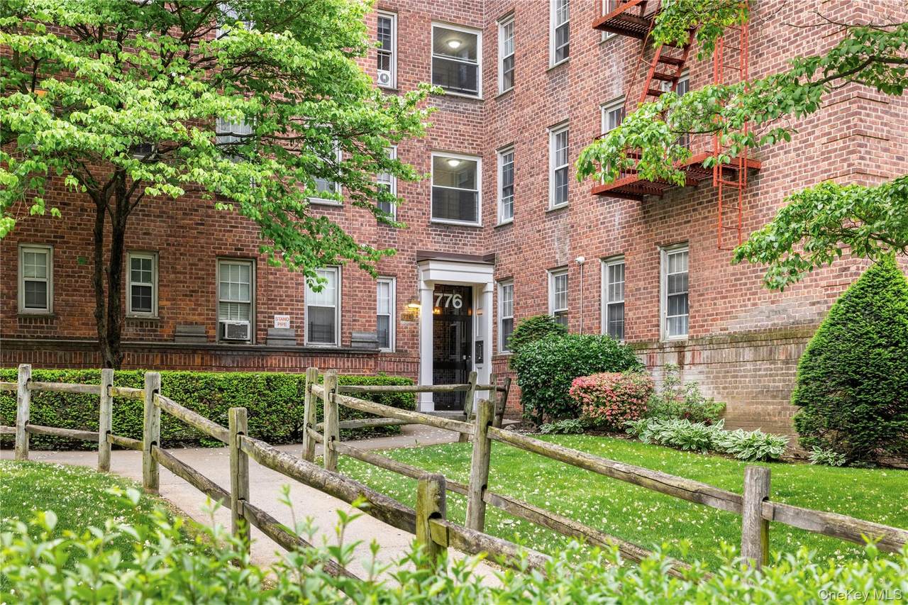 776 Bronx River Road - Photo 1