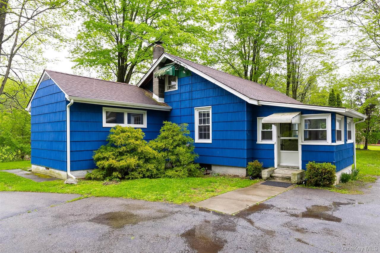 3176 Sharon Turnpike - Photo 1