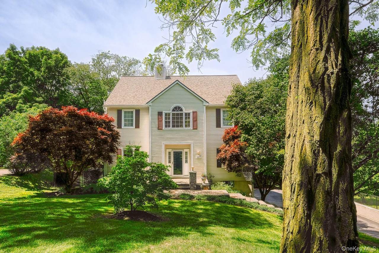 107 Scenic Drive - Photo 1