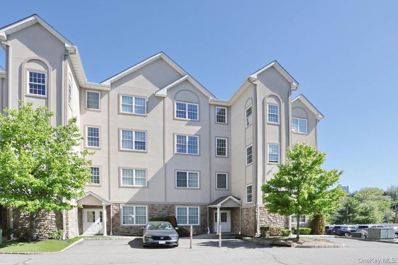 1302 Parkview Drive - Photo 1